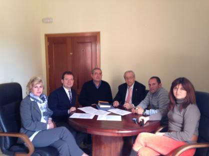 Reunión de los alcaldes de El Espinar, Sta María de la Alameda, Peguerinos y representantes de CyTs.